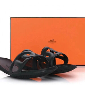 Hermes Aloha Sandals 
Rubber